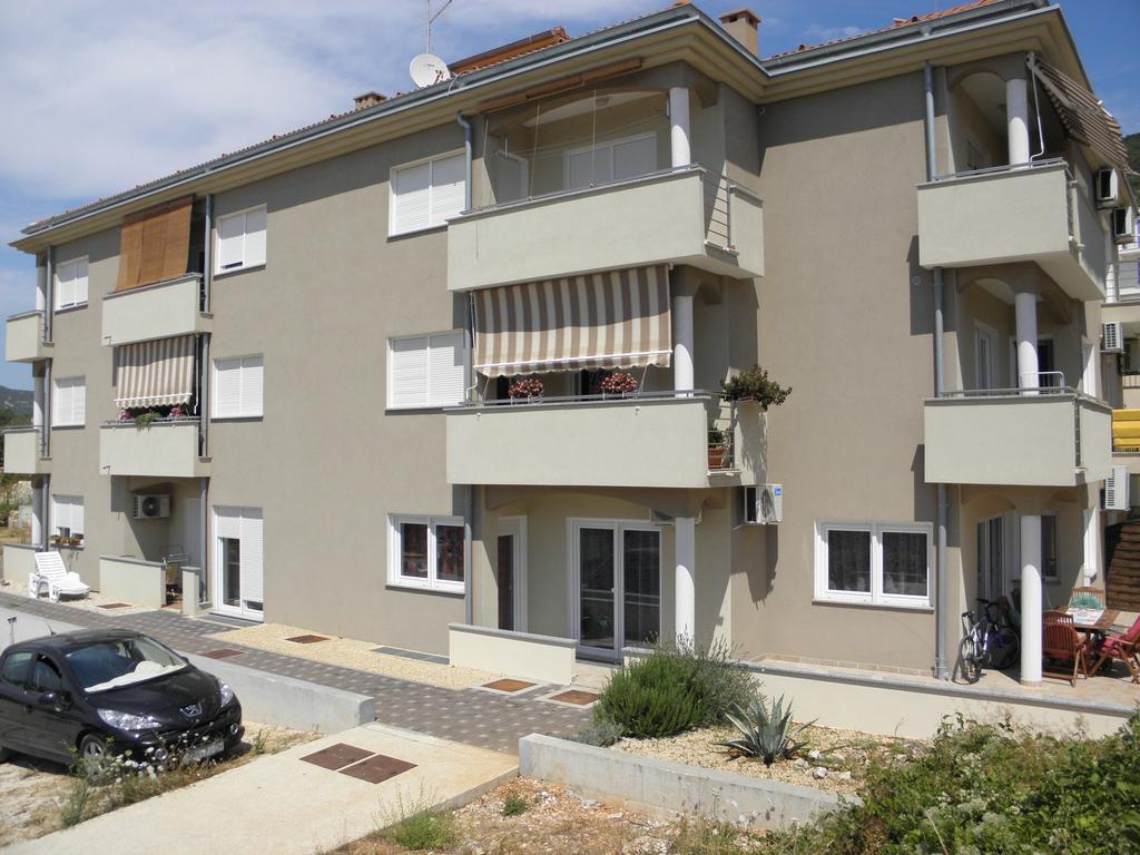Apartments Mara Cres Eksteriør billede